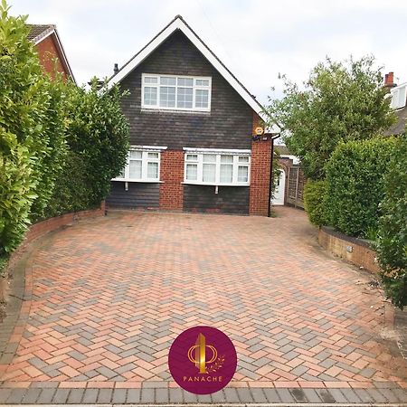 Contractors, Relocators, Free Parking, Wifi, Smart Tvs Apartment Marston Green Bagian luar foto