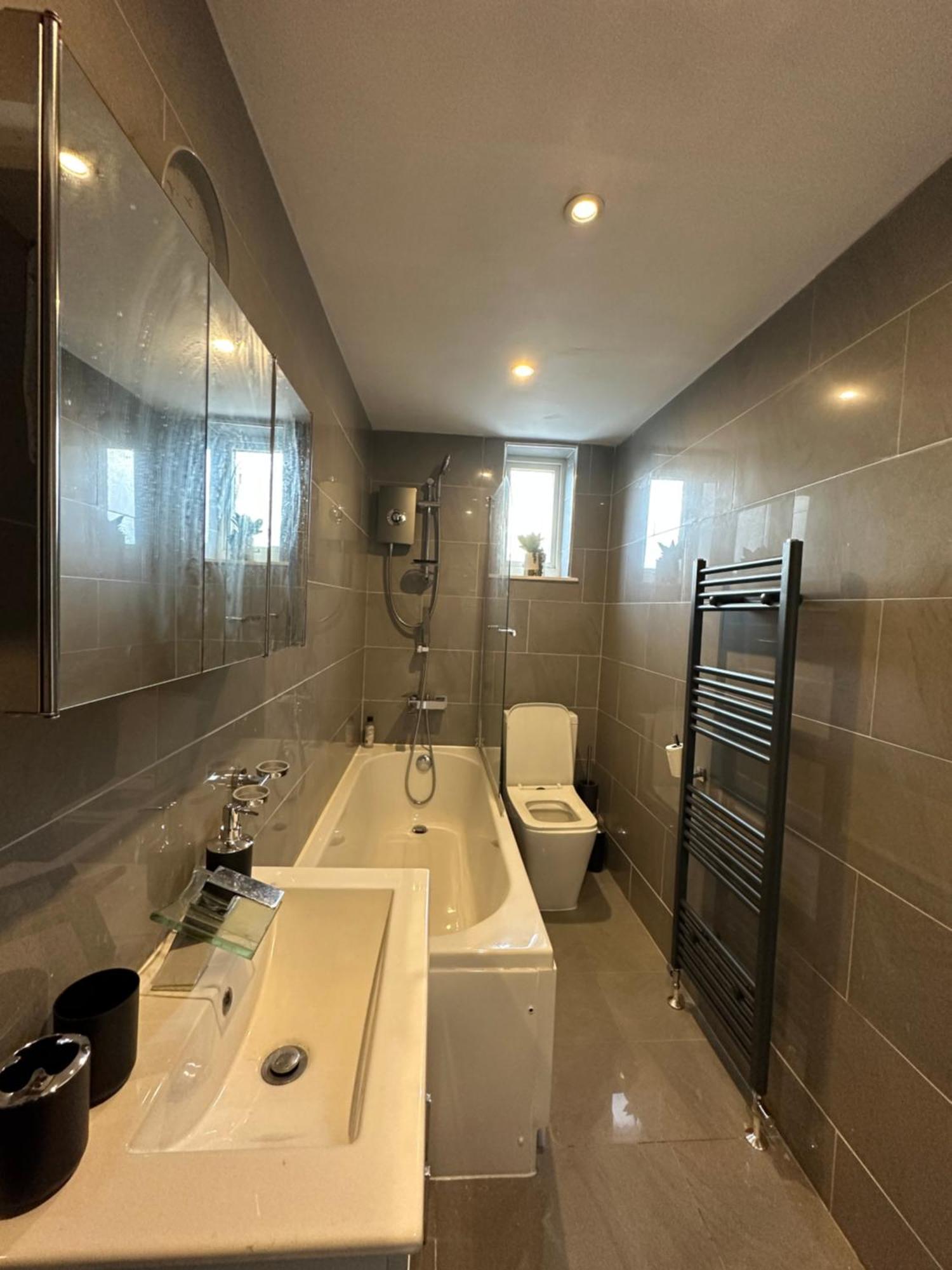 Contractors, Relocators, Free Parking, Wifi, Smart Tvs Apartment Marston Green Bagian luar foto