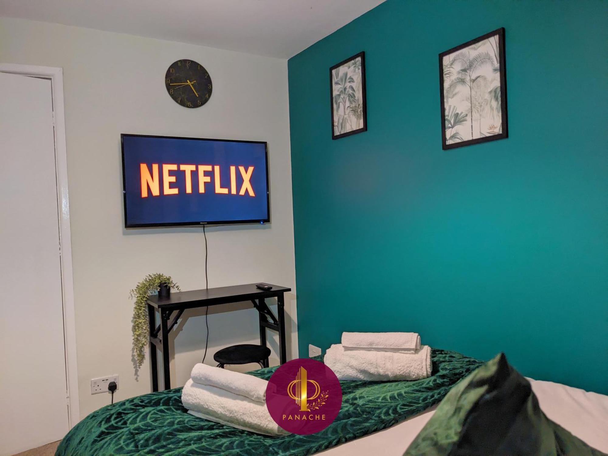 Contractors, Relocators, Free Parking, Wifi, Smart Tvs Apartment Marston Green Bagian luar foto