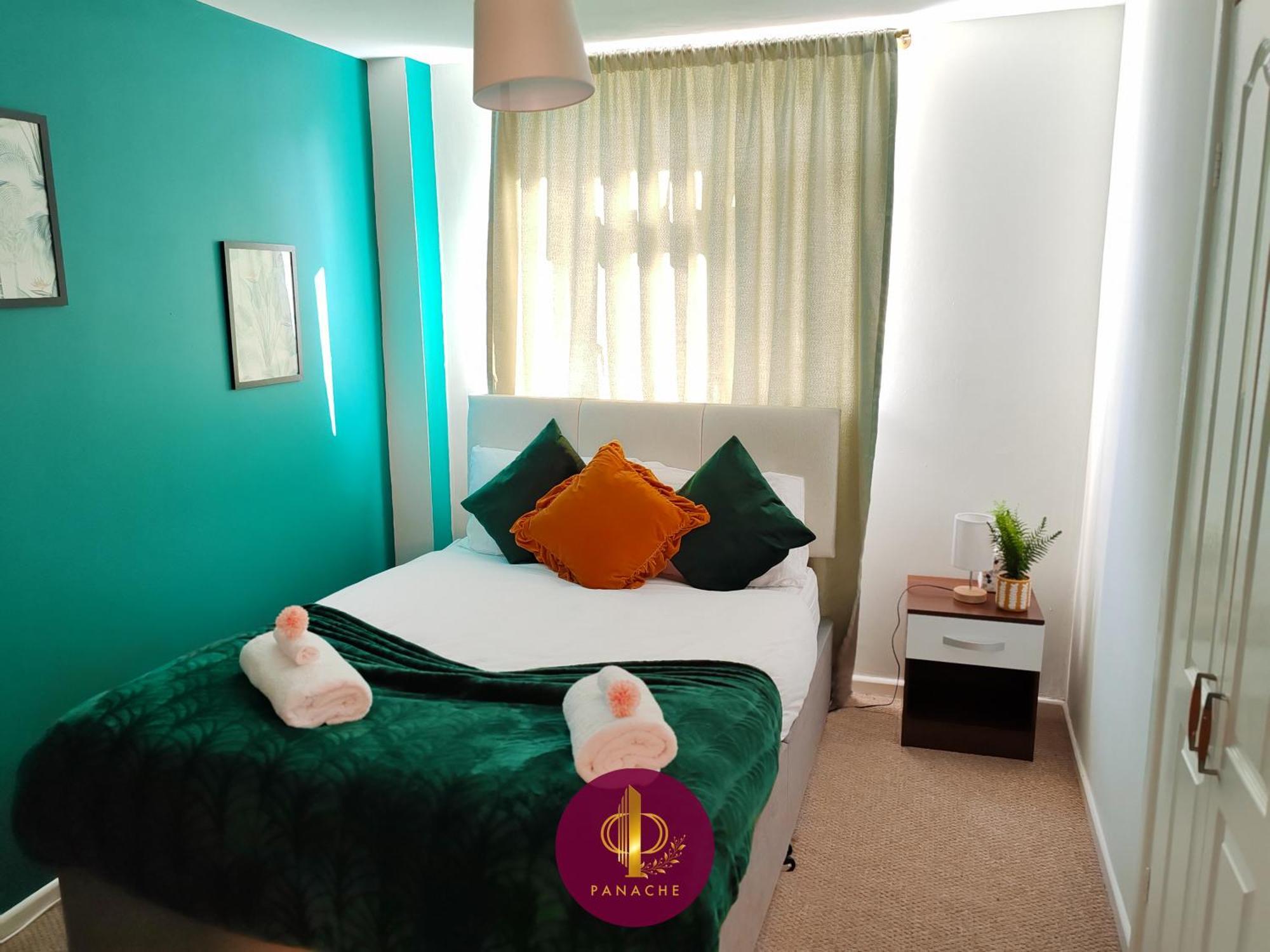 Contractors, Relocators, Free Parking, Wifi, Smart Tvs Apartment Marston Green Bagian luar foto