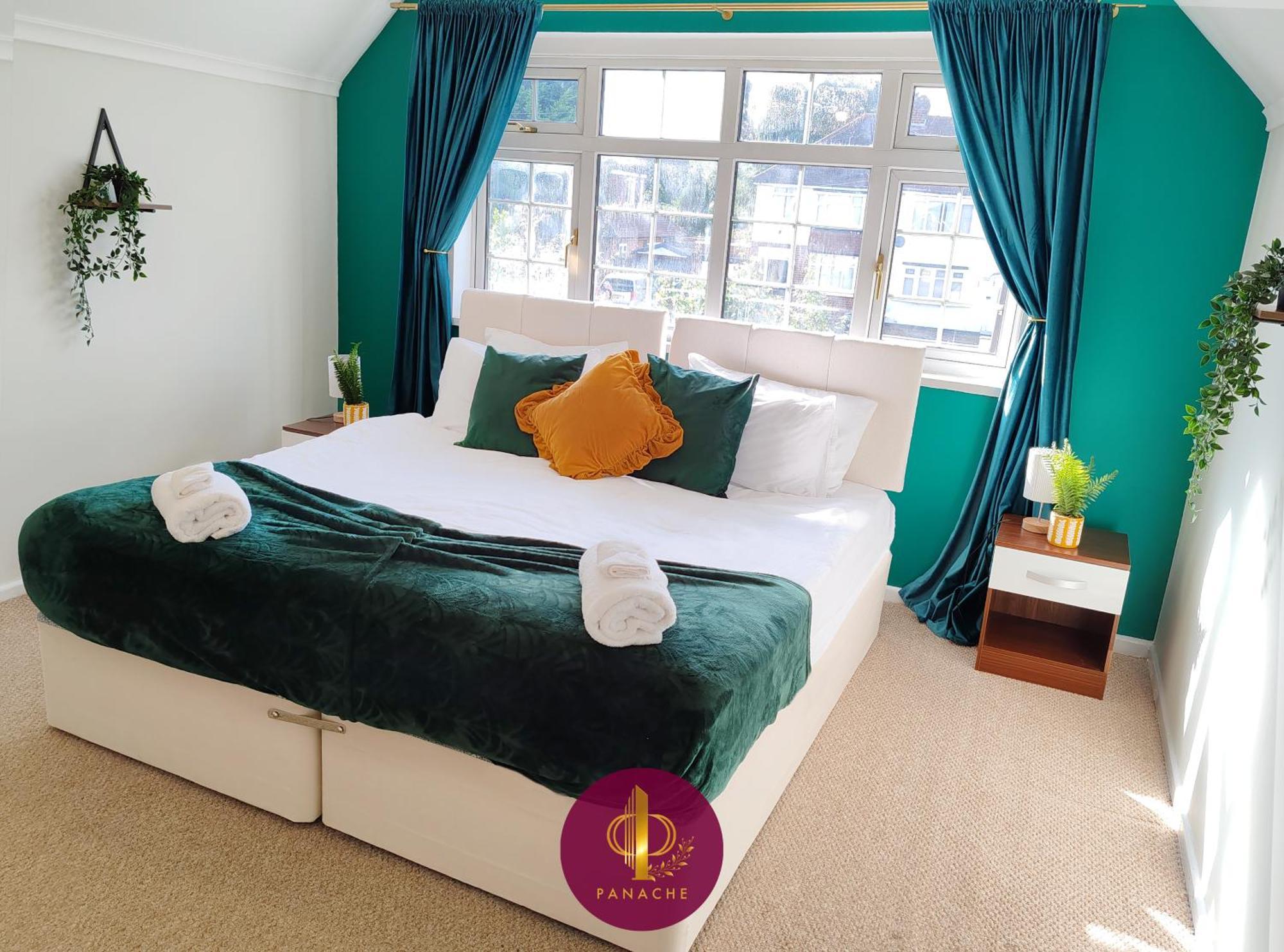 Contractors, Relocators, Free Parking, Wifi, Smart Tvs Apartment Marston Green Bagian luar foto